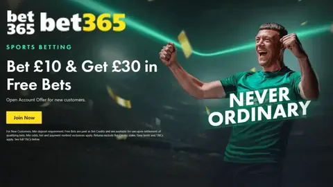 马龙目睹国旗升起展翅，自豪瞬间受央视体育瞩目：国产之光荣耀绽放！