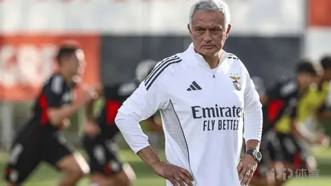 冯坤加入泰国女排教练阵容引热议：中国女排主帅人选悬念重重